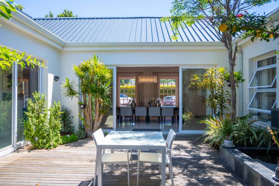 5 Bedroom Property for Sale in Walmer Eastern Cape